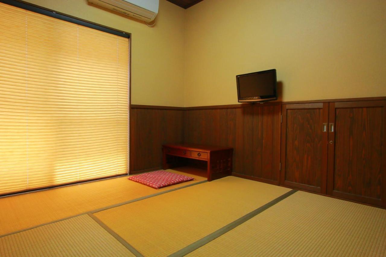 Family Ryokan Kawakyu With Showa Retro, Private Hot Spring Ibuszuki Kültér fotó