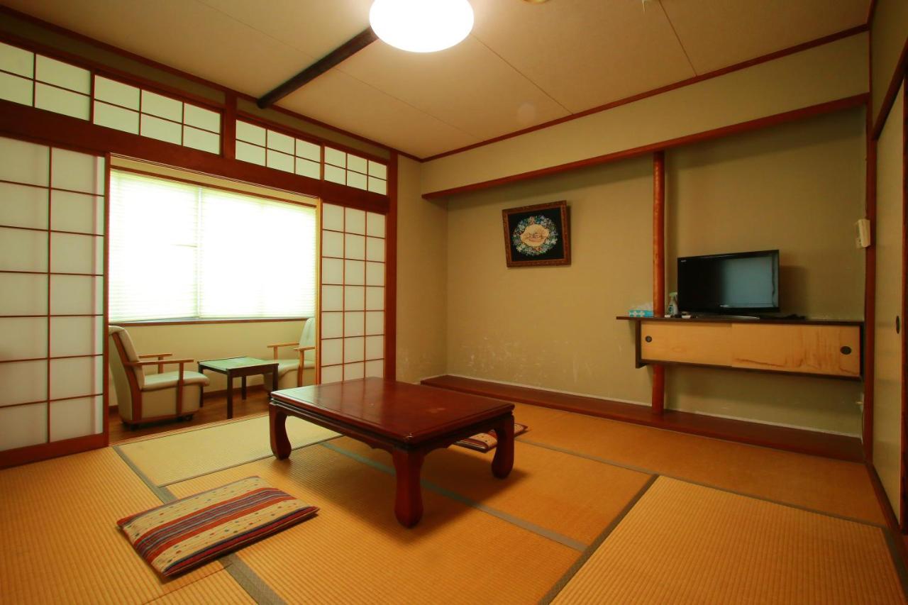 Family Ryokan Kawakyu With Showa Retro, Private Hot Spring Ibuszuki Kültér fotó